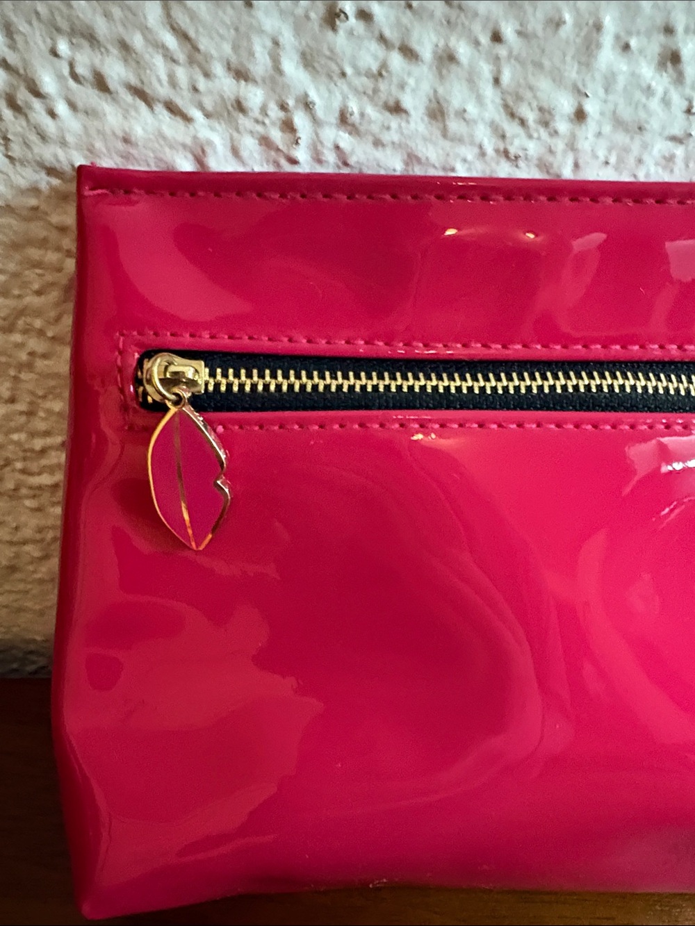 Yves Saint Laurent Hot Pink Patent Cosmetic Pouch with Gold Zip - Picture 3 of 11
